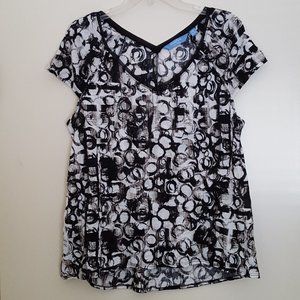 Cap sleeve crinkle v-neck top